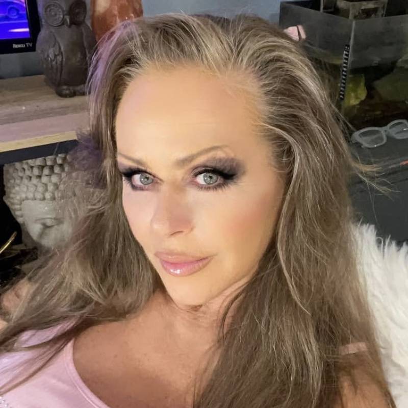 Serena45875 dating