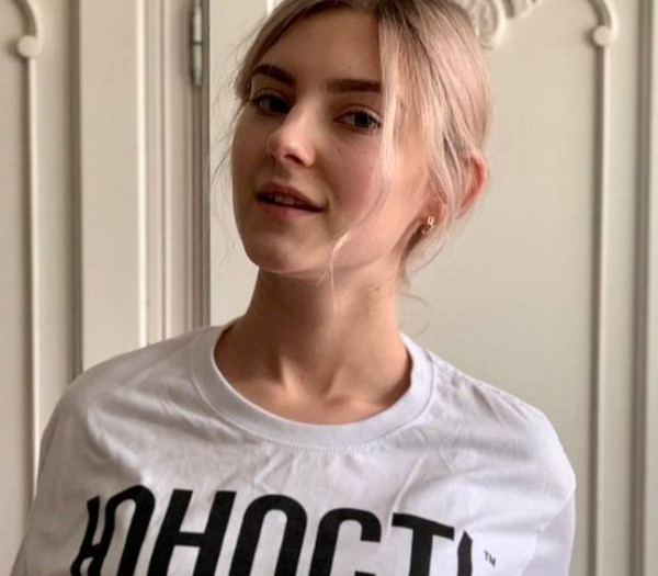 Lucinda94972 dating