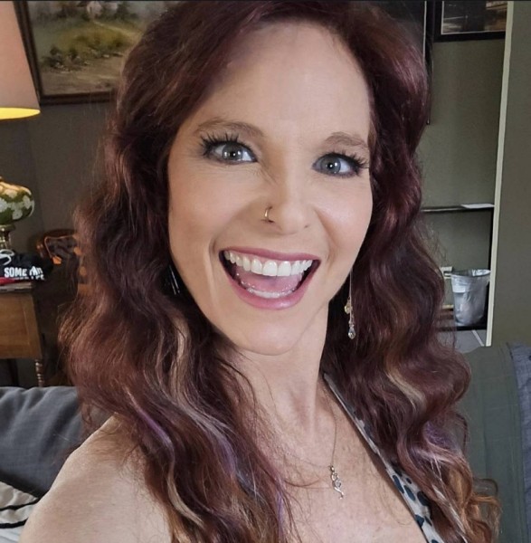 Elizabeth51821 dating